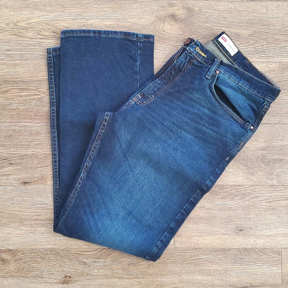 Like New Wrangler Boot Jean's for Men. Dark Wash